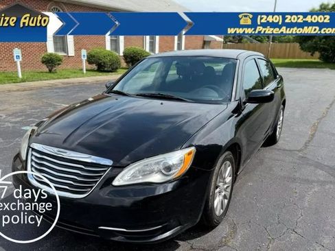 Used 2013 Chrysler 200 LX image 1
