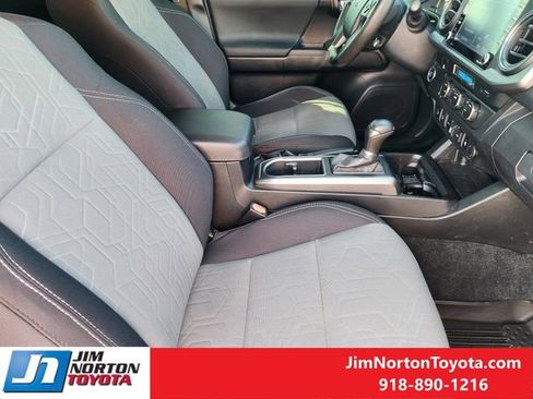 Used 2021 Toyota Tacoma TRD Sport w/ Technology Package RWD image 15