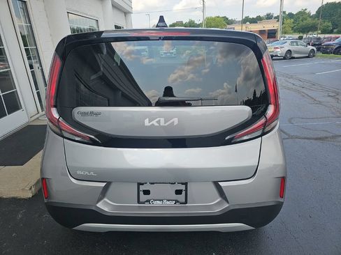 Used 2025 Kia Soul LX FWD image 5