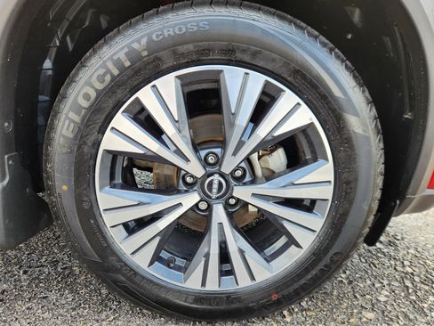 Used 2023 Nissan Rogue SV image 19