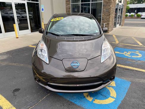 Used 2016 Nissan Leaf SV FWD image 11