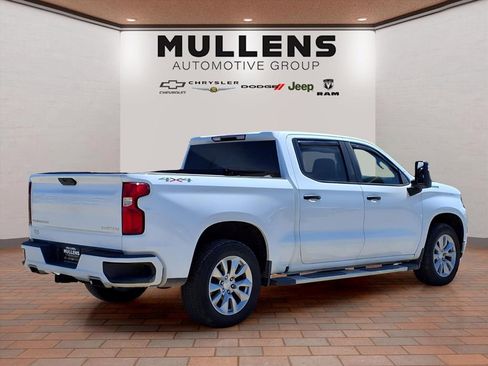 Used 2021 Chevrolet Silverado 1500 Custom w/ Custom Max Trailering Package image 3