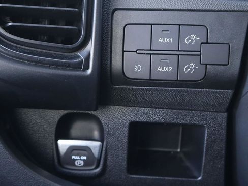 Used 2024 RAM ProMaster 2500 w/ Convenience Group image 16