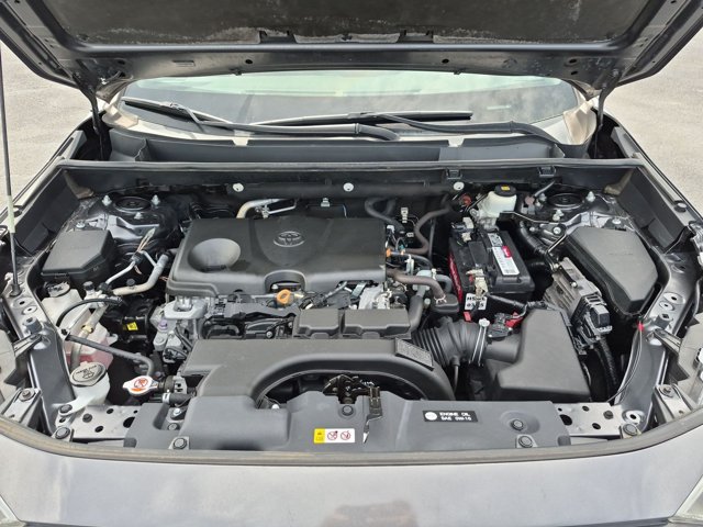 Used 2021 Toyota RAV4 XLE w/ Convenience Package FWD image 20