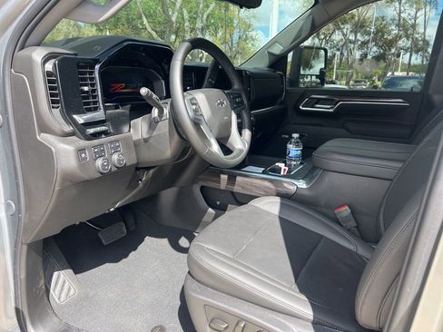 Used 2025 Chevrolet Silverado 2500 LTZ w/ Trail Boss Package image 9