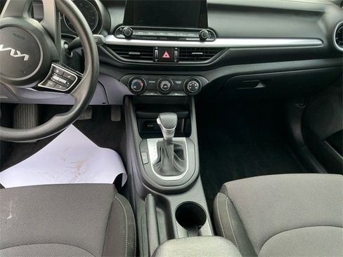 Used 2023 Kia Forte LXS w/ LXS Technology Package image 11