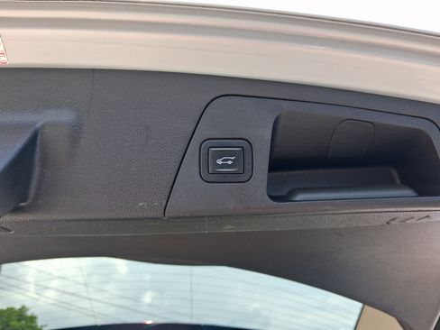 Used 2016 Buick Envision Premium AWD/4WD image 27