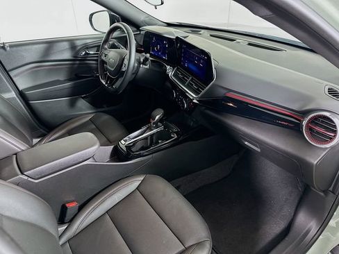 Used 2024 Chevrolet Trax RS image 28