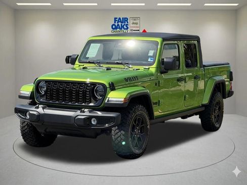 Used 2025 Jeep Gladiator Willys image 2