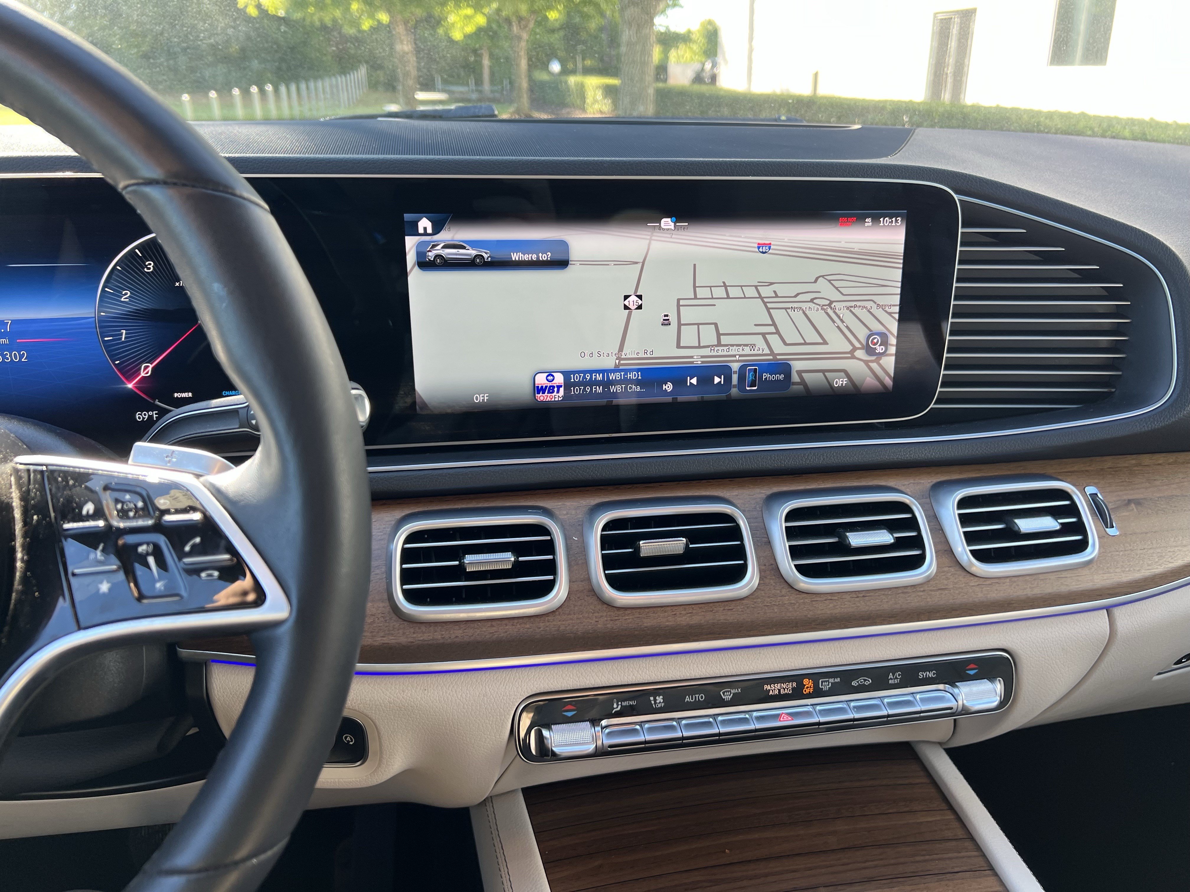 Used 2025 Mercedes-Benz GLE 450 4MATIC w/ AMG Line Exterior image 18