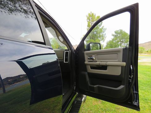 Used 2012 RAM 1500 Big Horn w/ Remote Start & Security Group AWD/4WD image 16