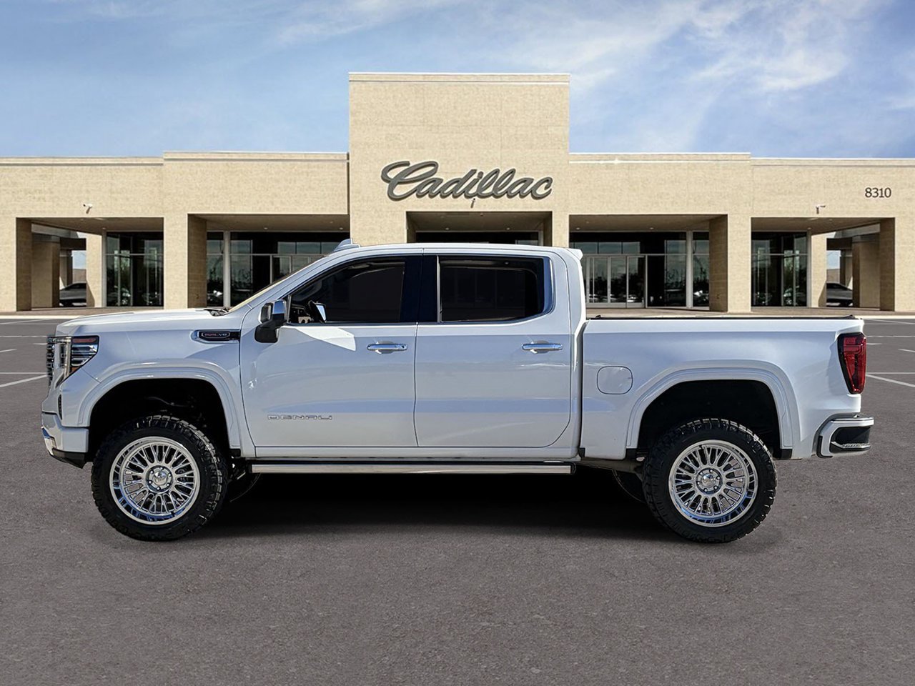 Used 2022 GMC Sierra 1500 Denali w/ Denali Reserve Package AWD/4WD image 8