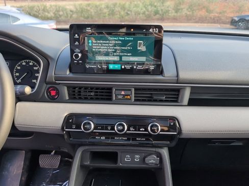 New 2025 Honda Pilot Touring image 17