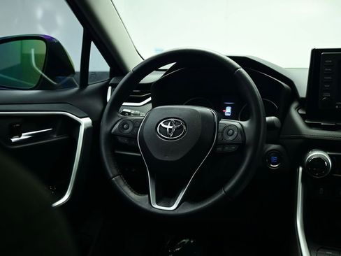 Used 2021 Toyota RAV4 XLE w/ Convenience Package image 39