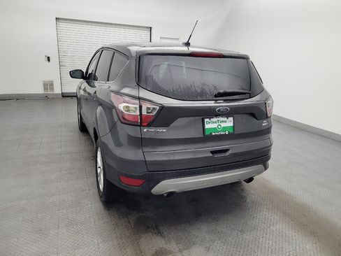 Used 2017 Ford Escape SE image 6