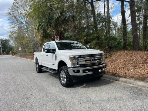 Used 2019 Ford F250 Lariat w/ Lariat Ultimate Package image 6
