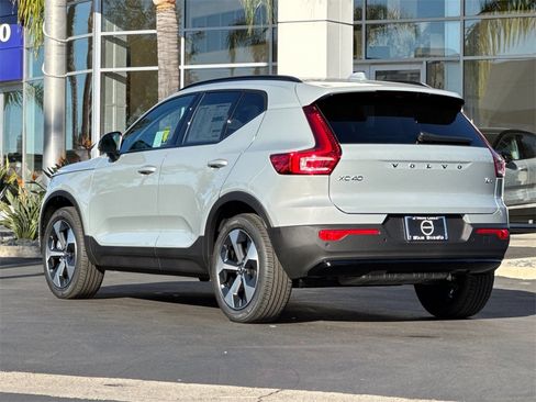 New 2026 Volvo XC40 B4 Plus image 3