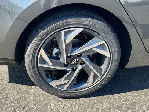 New 2026 Hyundai Elantra Limited image 29