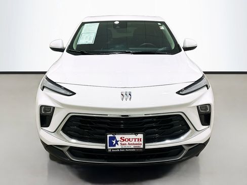 Used 2024 Buick Encore GX Preferred image 2