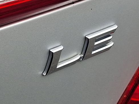 Used 2014 Toyota Camry LE image 29