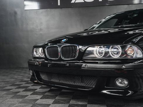 Used 2003 BMW M5 image 3