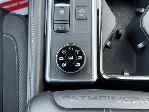 Certified 2024 Nissan Pathfinder SV image 31