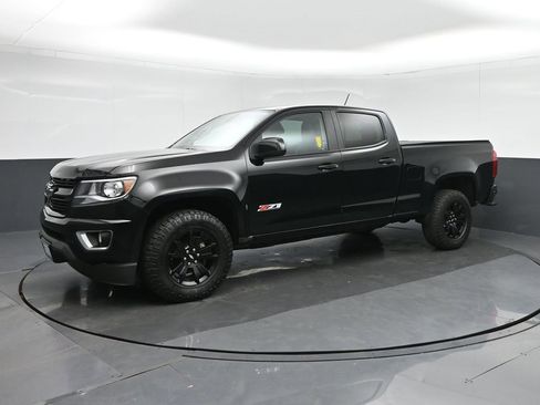 Used 2020 Chevrolet Colorado Z71 w/ Z71 Midnight Edition image 3