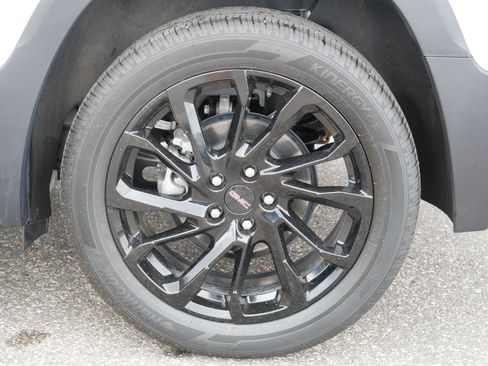 Used 2023 GMC Terrain SLT w/ Infotainment Package II AWD/4WD image 15
