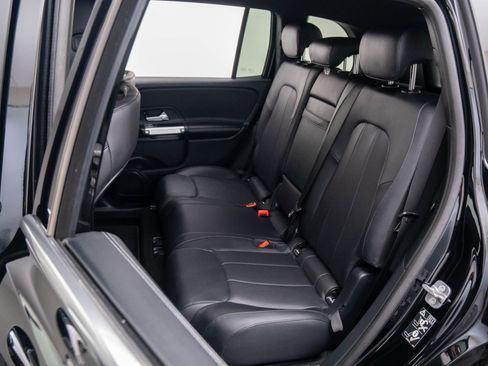 New 2025 Mercedes-Benz GLB 250 4MATIC image 18