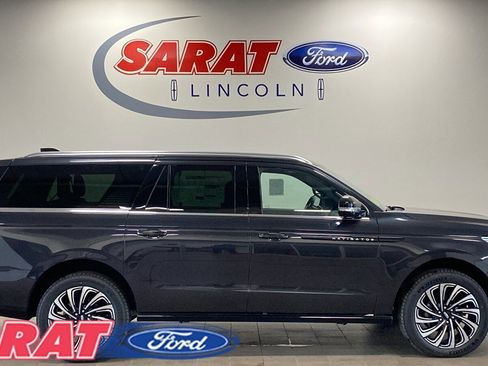 New 2026 Lincoln Navigator L Black Label AWD/4WD image 8