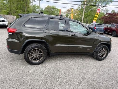 Used 2017 Jeep Grand Cherokee Laredo image 6