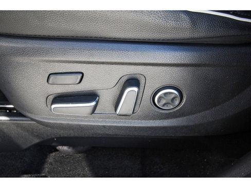 Used 2023 Hyundai Palisade Limited w/ Winter Package image 29