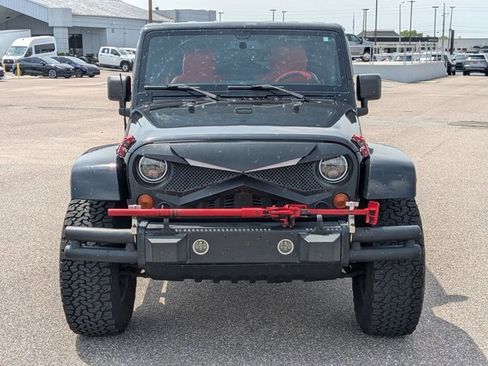 Used 2013 Jeep Wrangler Unlimited Sahara w/ Connectivity Group AWD/4WD image 2