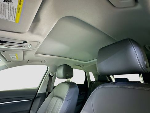 Used 2023 Audi e-tron Premium Plus w/ Premium Plus Package image 27