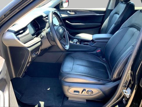 Used 2022 Jeep Grand Cherokee L Limited AWD/4WD image 8