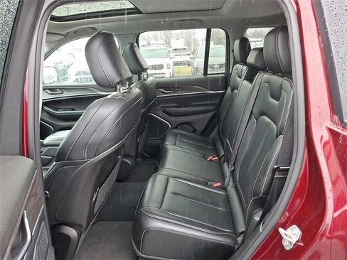 Used 2024 Jeep Grand Cherokee Limited 4xe image 8