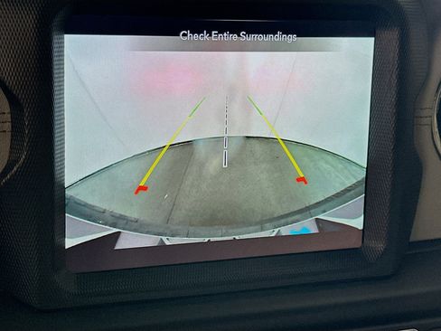 Used 2023 Jeep Wrangler Unlimited Sahara image 23