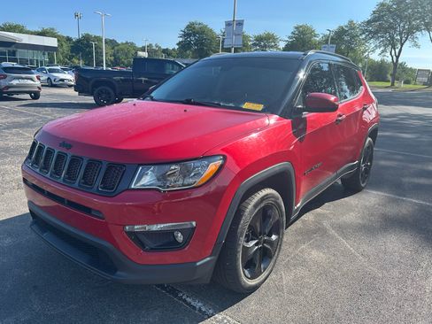Used 2018 Jeep Compass Latitude w/ Popular Equipment Group AWD/4WD image 1
