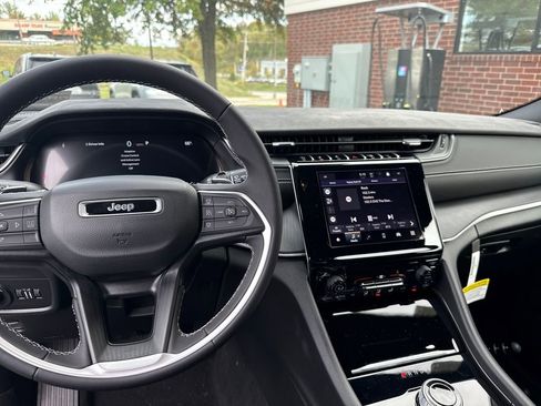 New 2025 Jeep Grand Cherokee Laredo X w/ Trailer Tow Package image 14