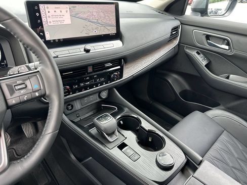 Used 2026 Nissan Rogue Platinum w/ Platinum Premium Package AWD/4WD image 33