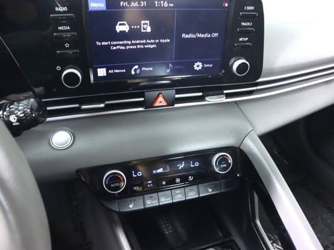 Used 2022 Hyundai Elantra SEL w/ Convenience + Premium Package FWD image 15