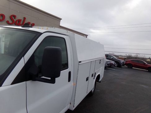 Used 2019 Chevrolet Express 3500 w/ Power Convenience Package image 23