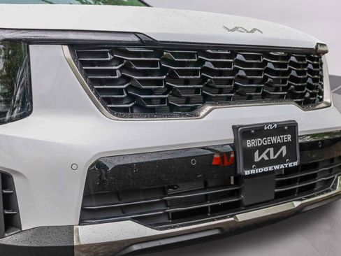 Certified 2025 Kia Sorento S FWD image 30