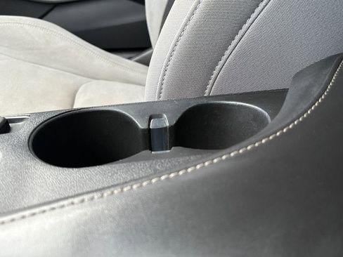 Used 2022 Chevrolet Camaro LT RWD image 7