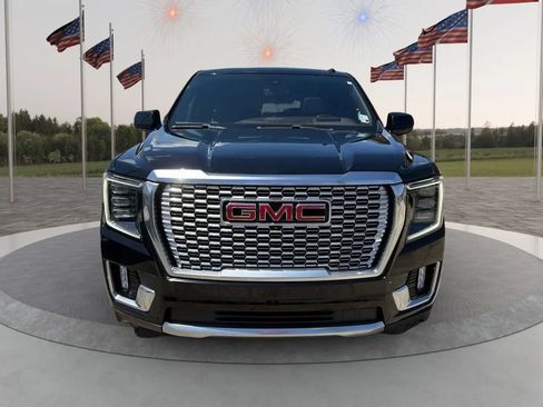 Used 2021 GMC Yukon XL Denali w/ Denali Premium Package RWD image 14