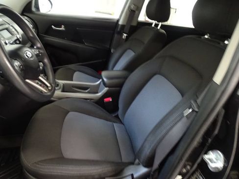 Used 2015 Kia Sportage LX FWD image 2