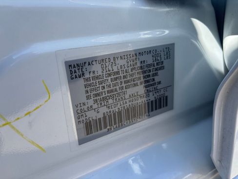 Used 2025 Nissan Sentra SV image 27