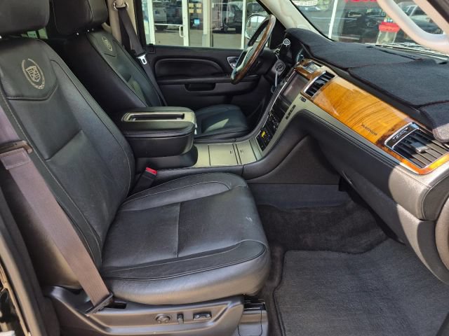 Used 2013 Cadillac Escalade Platinum AWD/4WD image 13