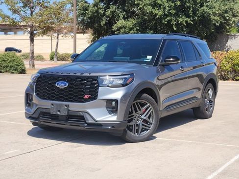 Used 2025 Ford Explorer ST AWD/4WD image 1