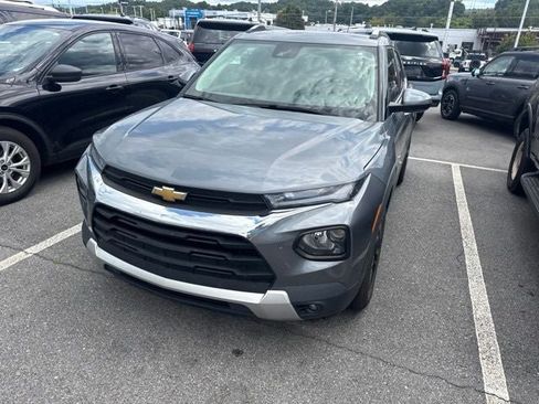 Used 2022 Chevrolet TrailBlazer LT w/ Convenience Package FWD image 13